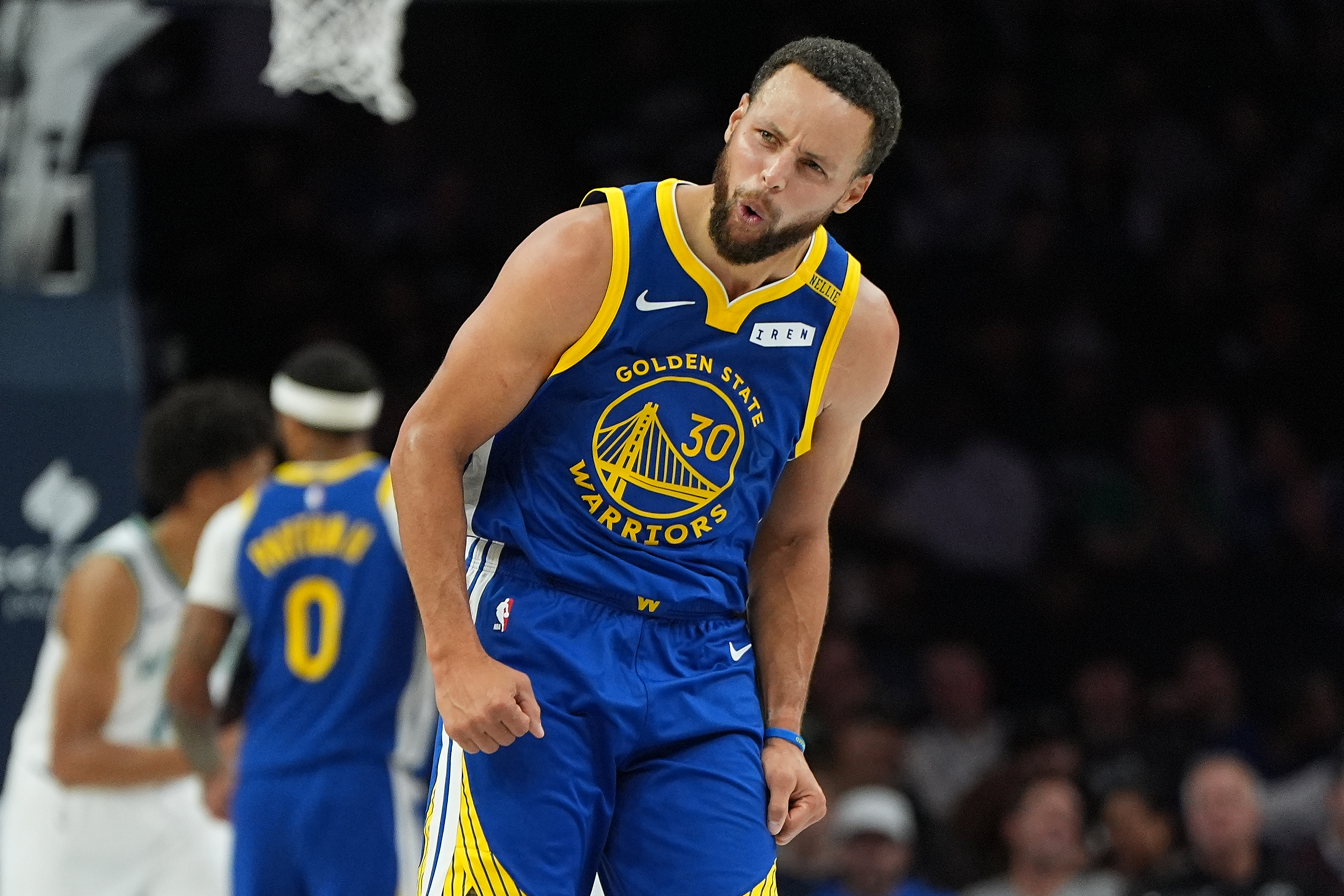 Curry scores 44 points as the Warriors hold on to beat the Timberwolves 119-114 — KFGO